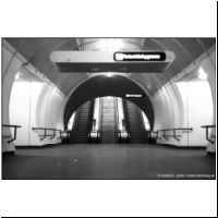 1982-11-2x XP1 073 U1 Suedtirolerplatz.jpg